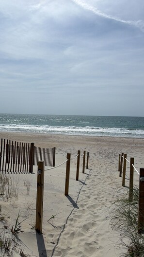 Am Strand, Liegestühle, Strandtücher
