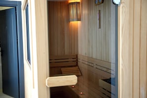 Luxury-Vierbettzimmer, Stadtblick | Zimmerausstattung