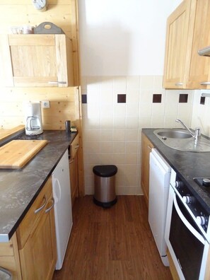 Private kitchen - Ski-in/ski-out studio (La Salle-les-Alpes)