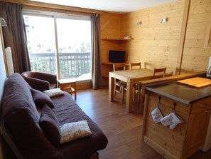 Living area - Ski-in/ski-out studio (La Salle-les-Alpes)