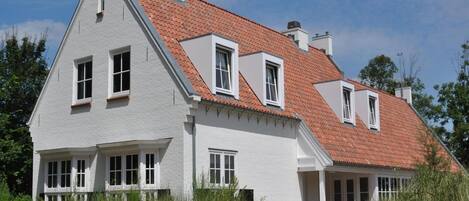 Villa | Exterior