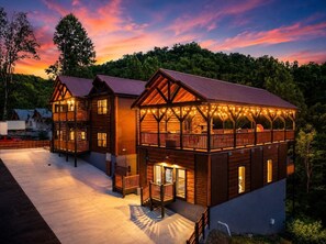 Exterior - Iron Crest-Sleeps 36! Pool+Sauna+15 Min Smokies (Sevierville)