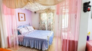 2 bedrooms, iron/ironing board, WiFi, bed sheets - Elizas house (Nea Makri)