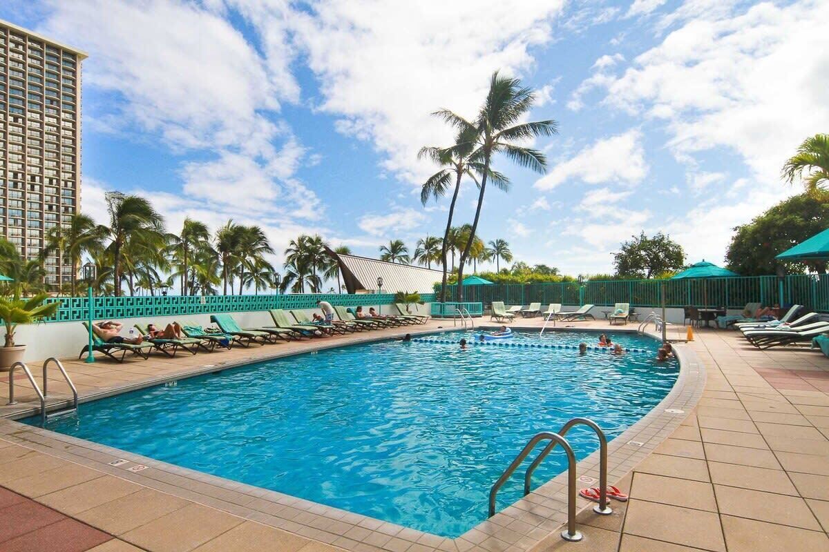 Outdoor pool, pool loungers