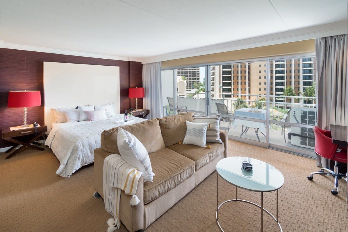 Apartment, Beach View, Beachfront (1 Bedroom) | 1 bedroom, individually decorated, individually furnished, desk