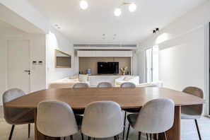 Dining - DISCOVER THE PERFECT BLEND OF COMFORT, STYLE & CONVENIENCE NEAR LA CROISETTE (Cannes)