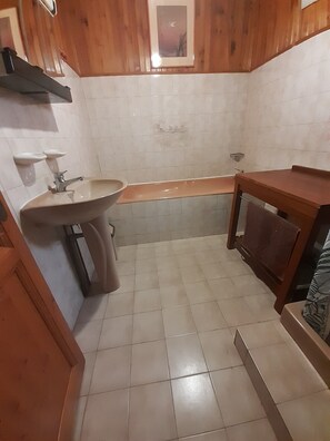 Douche, sèche-cheveux