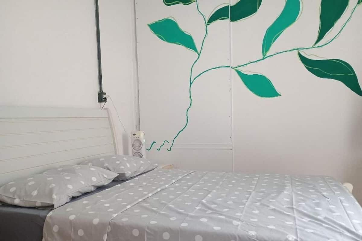 Suite estándar | Wifi gratis, decoración personalizada y muebles diferentes