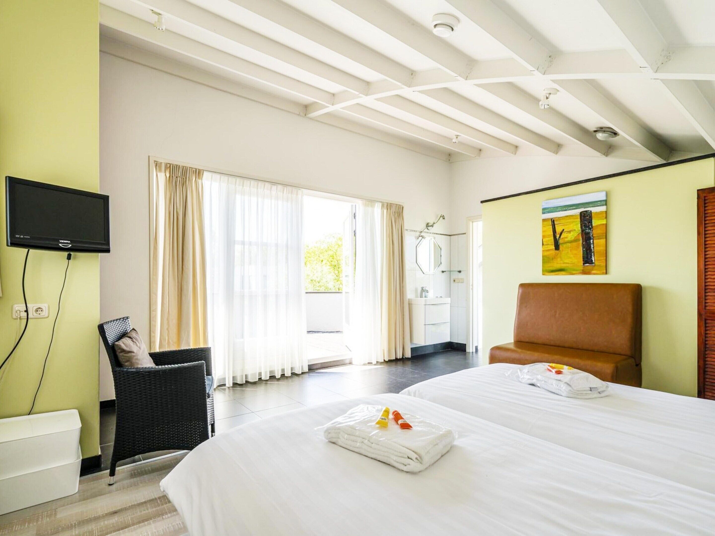 4 bedrooms, individually furnished, bed sheets