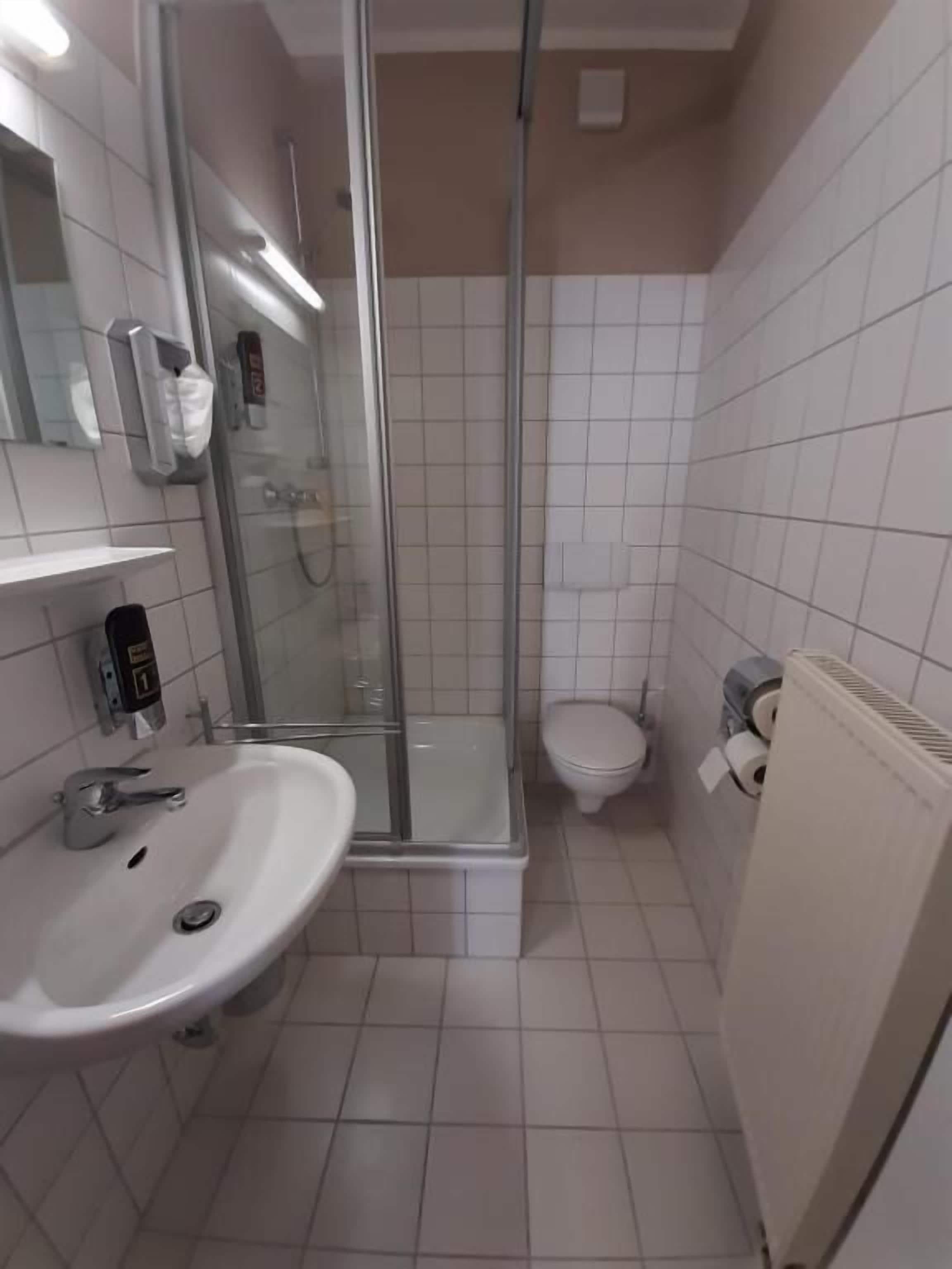 Standard-Einzelzimmer, Stadtblick | Badezimmer