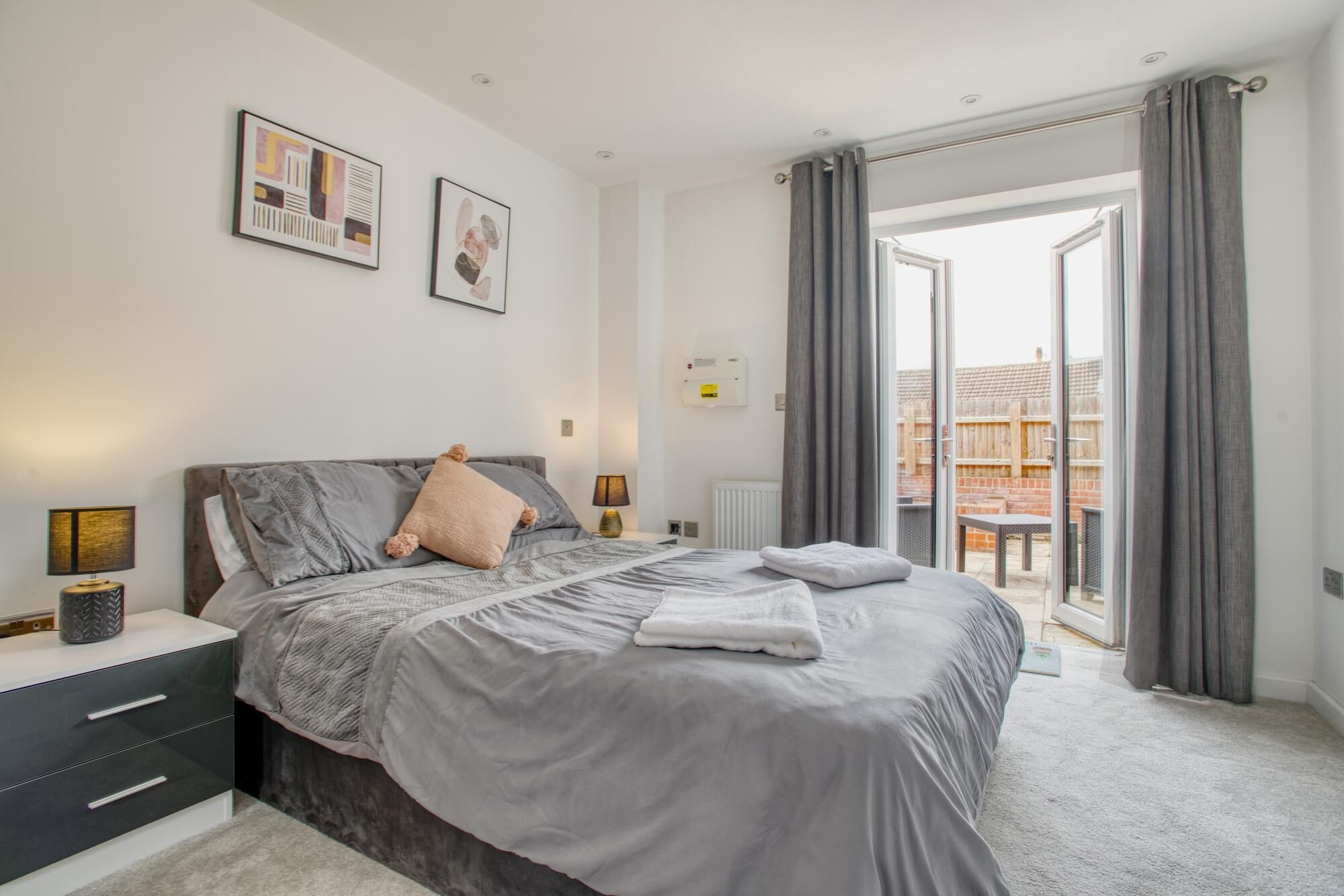 3 bedrooms, iron/ironing board, WiFi (free), bed sheets