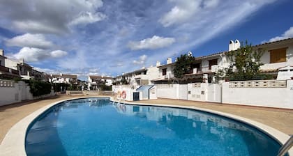 Th31 Acogedor Adosado con Piscina y Playa al Lado