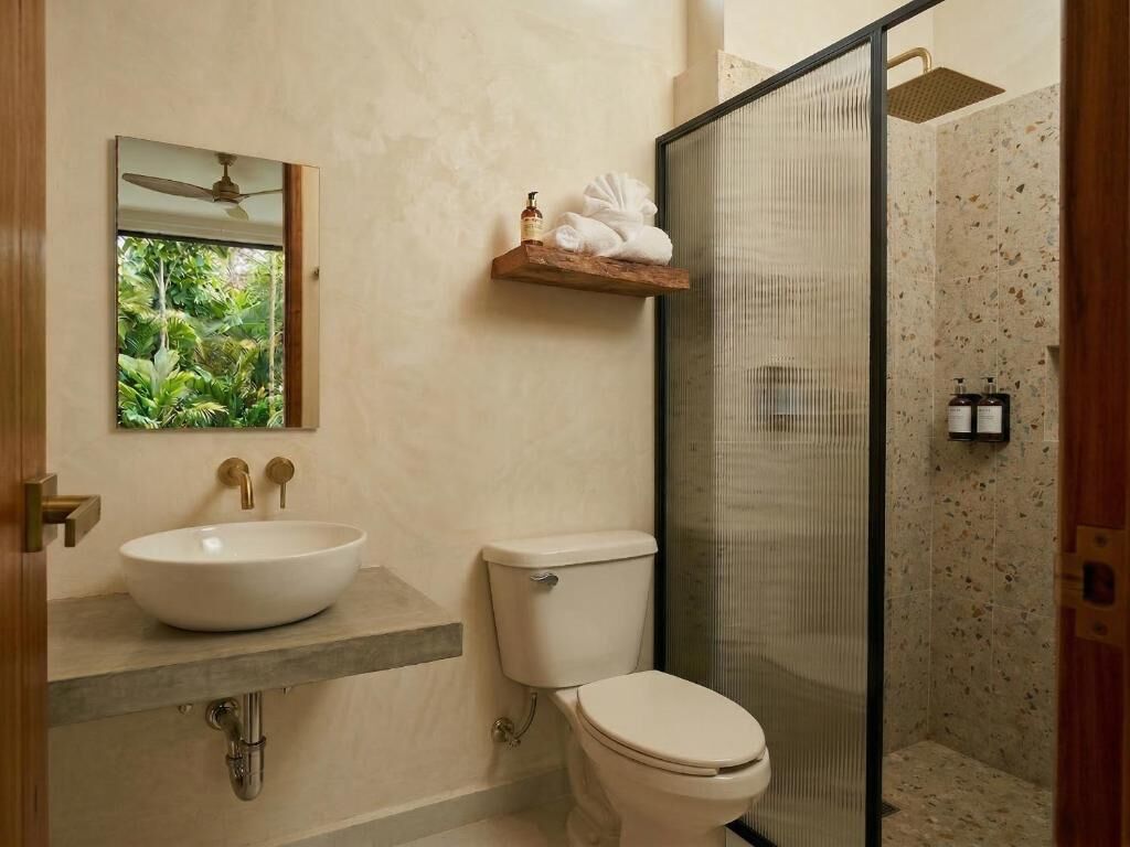 Superior Suite, Patio, Pool View | Bathroom | Towels