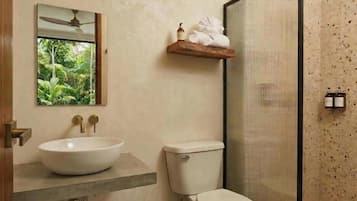 Habitacion Suite | Bilik Mandi | Pancuran mandi, tuala disediakan, sabun, syampu
