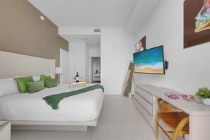 2 Schlafzimmer, Schreibtisch, Bügeleisen/Bügelbrett, Reisekinderbett