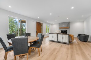 Dining - Modern Retreat overlooking Flathead Lake (Rollins)