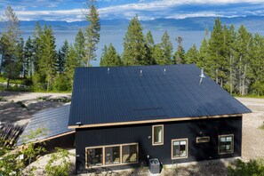 Exterior - Modern Retreat overlooking Flathead Lake (Rollins)