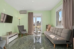 1 bedroom, Internet - Zeta s House 550m From Agios Antonios Metro (Peristeri)