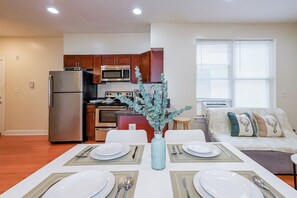Interior - The Pennside 2BR Stay (Philadelphia)