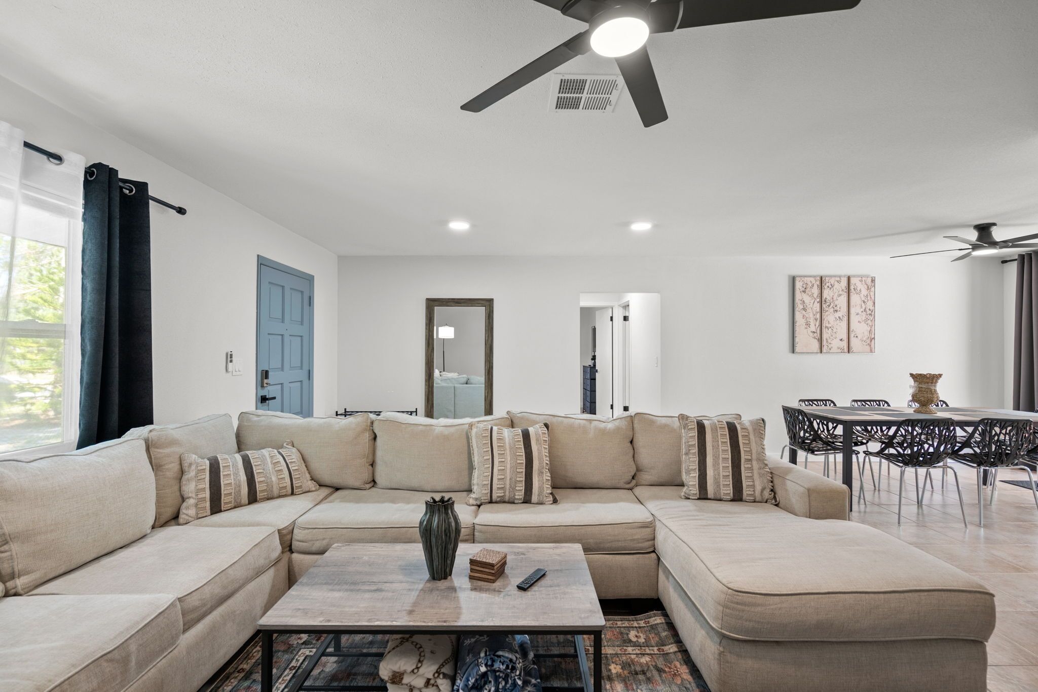 Spacious 2br Retreat W/large Spool Near Downtown - Sarasota
