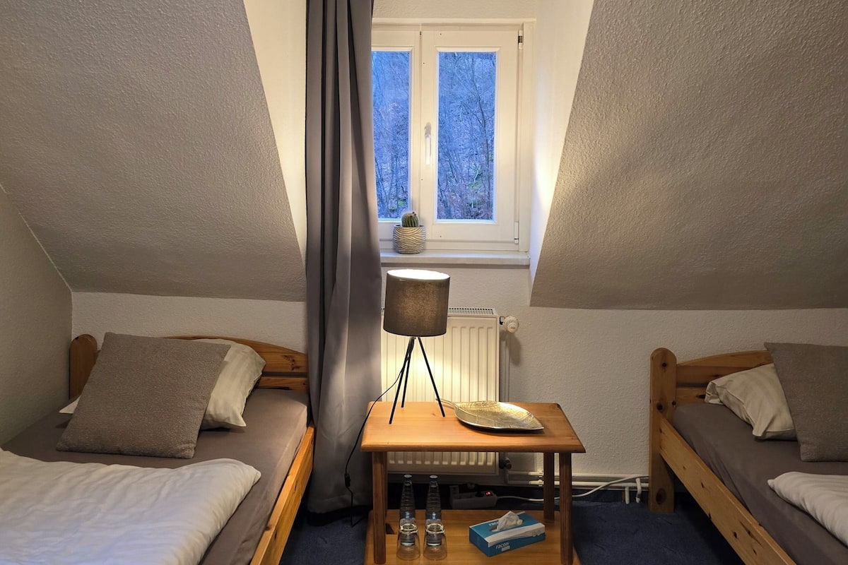 Soundproofing, free WiFi