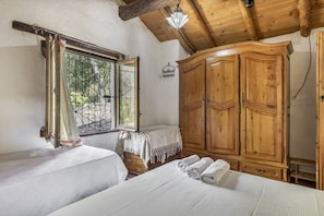 4 Schlafzimmer, Bügeleisen/Bügelbrett, WLAN, Bettwäsche