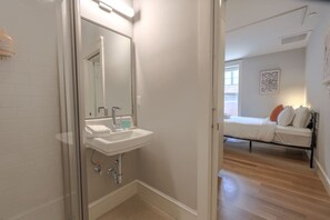 Hair dryer - Stunning Studio Apartment on Newbury St! (Boston)