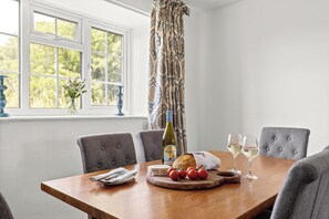 Dining - Pet-Friendly Cottage w/ Garden Near Malton (Malton)