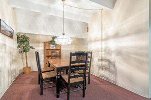 Dining - Grandma's House | Free Shuttle to Keystone Slopes! (Dillon)