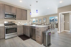 Coffee/tea maker, fridge, microwave, oven - Penthouse Retreat • Stunning Views • Near Resorts! (Dillon)