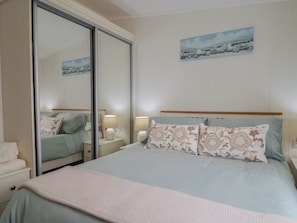 3 bedrooms, free WiFi, individually decorated, individually furnished - Hazelwood 3 (Axminster)