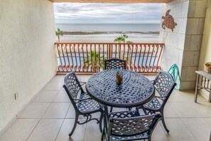 View from room - Fully Renovated 1br/1ba Clean Modern Ocean View Condo (Puerto Peñasco)