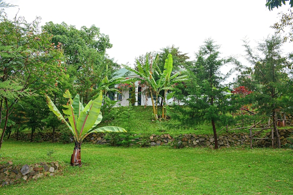 Double Room, Balcony, Garden View | Property grounds