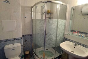 Haartrockner, Handtücher, Toilettenpapier