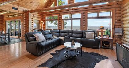 Gorgeous log home in Southern Door- Waterfront retreat