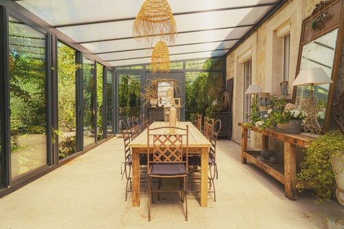 Charming House in Laon• Indoor pool