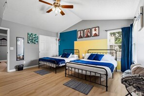 4 bedrooms, desk, iron/ironing board, travel crib