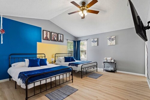 4BR Marvel House Game Room, Sleeps 14