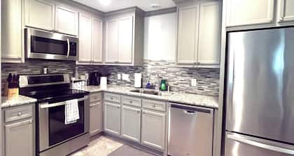 Cozy Graceful 2BR Near Downtown Houston