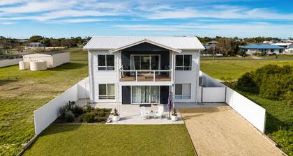 Modern Coastal Retreat | Walk to the Beach | Sleeps 12