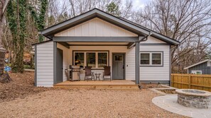 Exterior - New! Adorable Cottage 10 min to Downtown Asheville (Asheville)