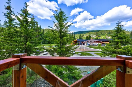 Fireside 306: Lovely Studio. Central w/shared Hot Tub.  Centrally Located.