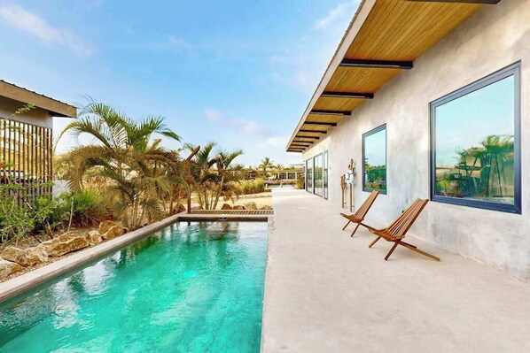 Pool - Waterfront villa with pool, spacious deck, dog-friendly & office space (Placencia)
