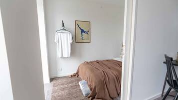 In-room safe, iron/ironing board, travel crib, free WiFi
