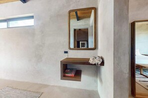 Interior - Water-view villa with plunge pool, private deck, full kitchen & partial AC (Placencia)