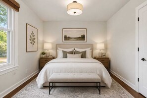5 bedrooms, iron/ironing board, bed sheets - Cozy 5 br Bungalow- Just a 5 -Minute Walk to Lakeshore in Bronte West Village. (Oakville)