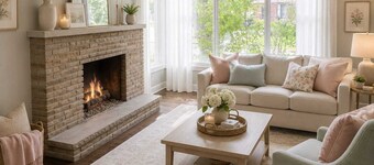 Cozy 5 br Bungalow- Just a 5 -Minute Walk to Lakeshore in Bronte West Village.