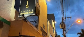 Mariachis Hotel