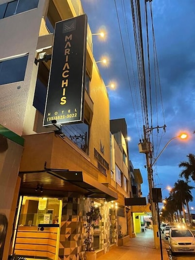 Mariachis Hotel