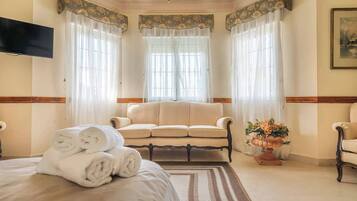 Casa, 6 dormitoris, piscina privada | Interior